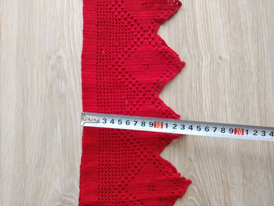 Стара Червена плетена дантела