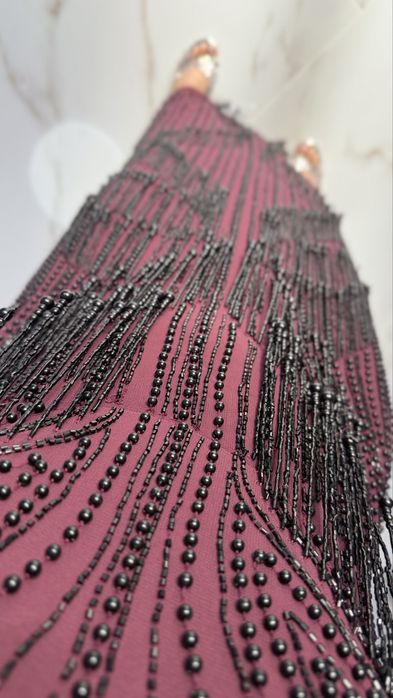 Rochie Eleganta burgundiu cu franjuri din margele negre