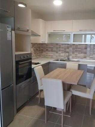 Дава се под наем Двустаен апартамент в Бургас, Изгрев - 53 кв.м за 219.3 € - Снимка #1