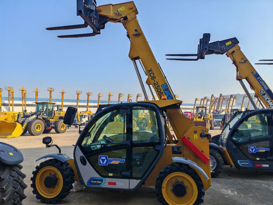 телескопический погрузчик