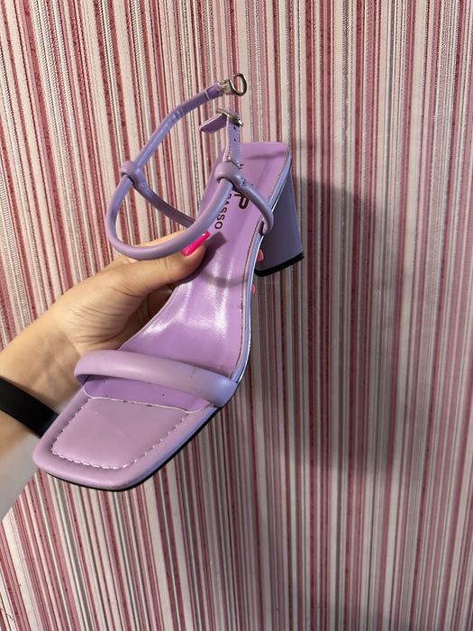 Босоножки фиолетовые