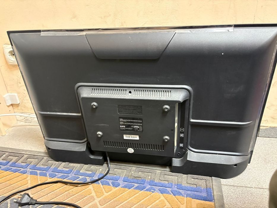 Телевизор LVG smart led tv 32'