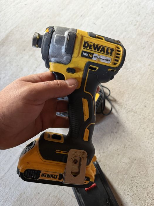 Dewalt DCF887 impact