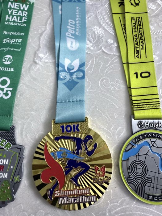 Медали.Алматы марафон медали. Марафон медали
