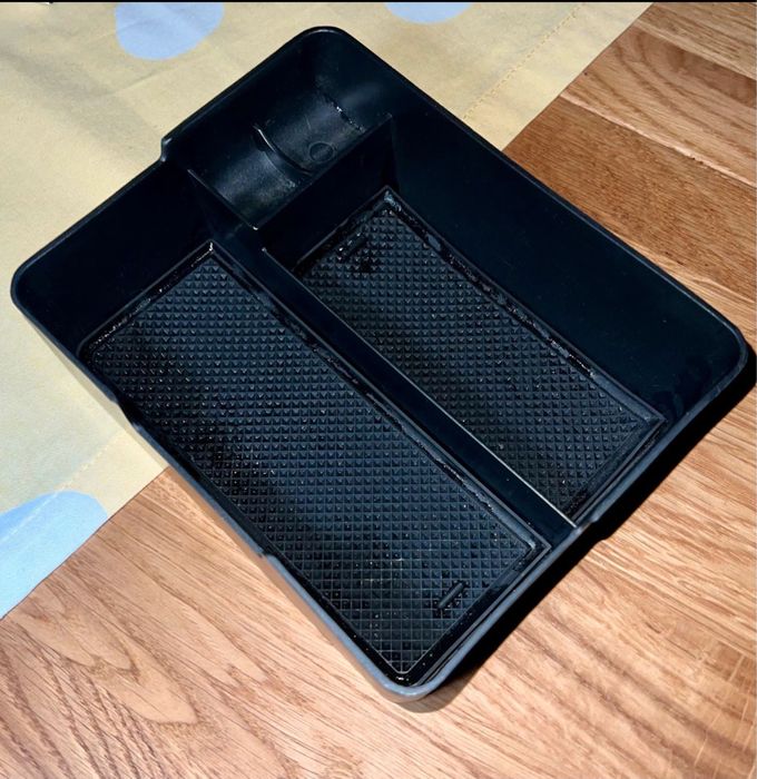 Organizator consola Tesla Model 3