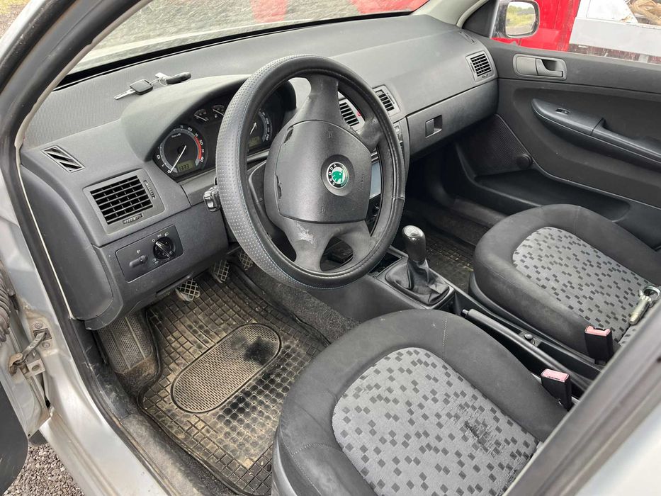 Dezmembrez Skoda Fabia 1 facelift break gri argintiu 9156 an 2008 1,9 TXI cod AXR 74KW