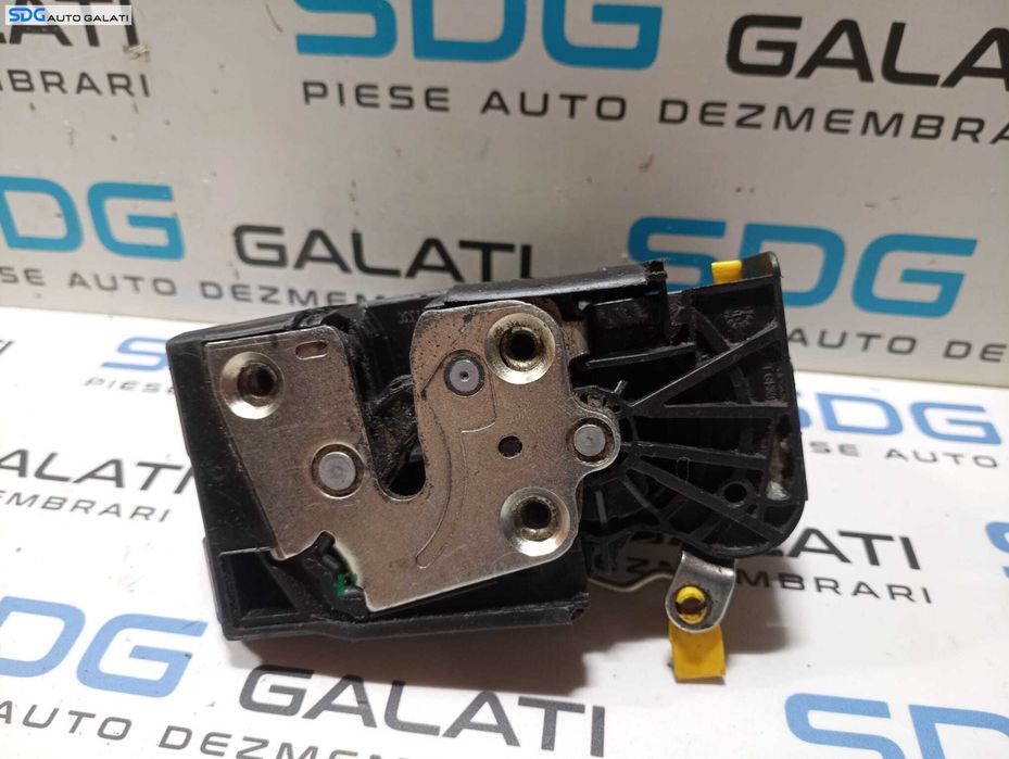 Broasca Incuietoare Usa Portiera Stanga Fata Dacia Sandero 2 2012 - 2020 Cod 805031017R [M4777]