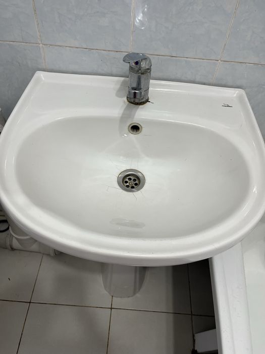 Продается раковина для ванной комнаты