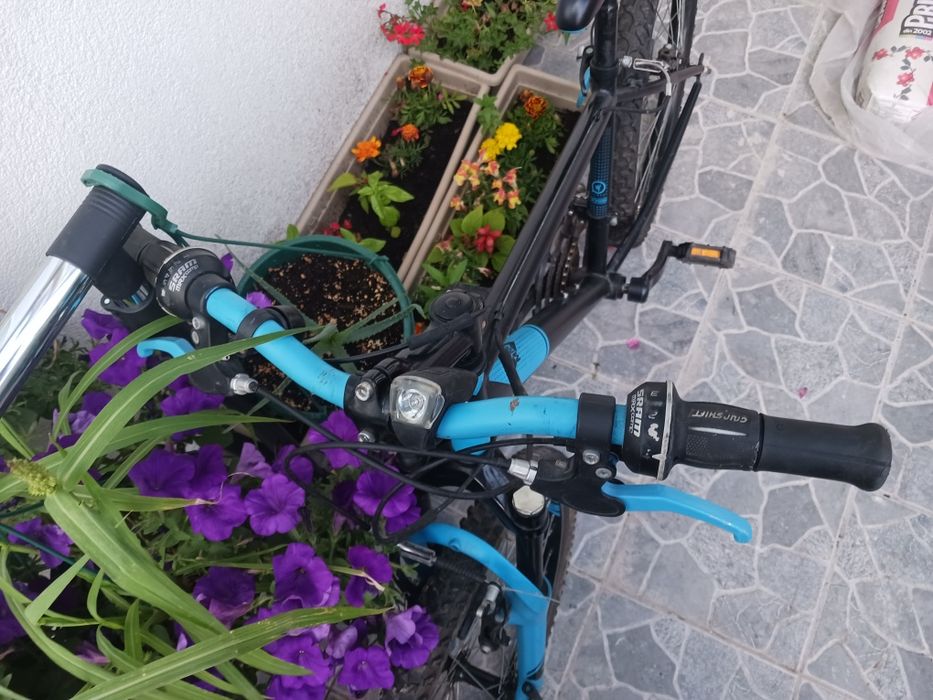 Vând bicicletă B twin roti 24"