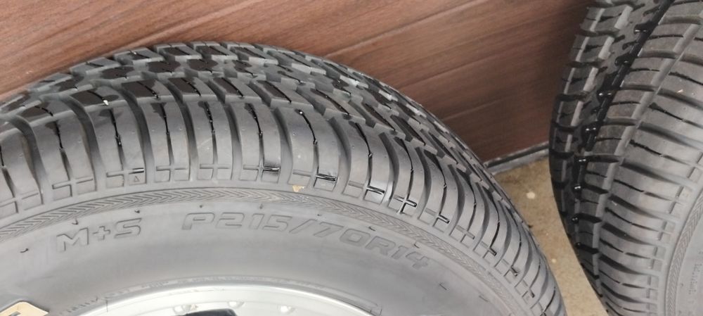 Jante aliaj 5x114,3 retro R14 impecabile made in USA  Cooper Cobra Radial G/T
Anvelope 215 70 14 M+S
Import Olanda