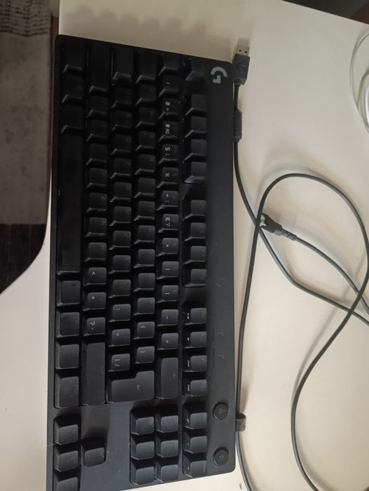 Продам клавиатуру LOGITECH G PRO