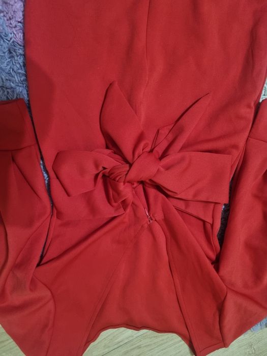 Rochie femei de sezon,cu spatele puțin gol,cu fermoar si o panglica