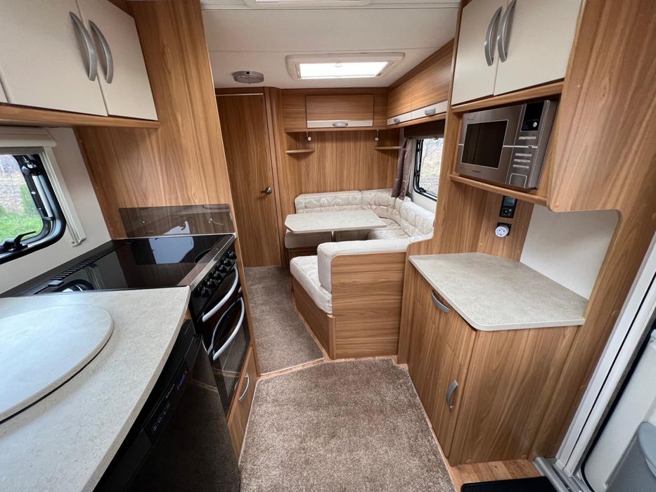 Lunar Quasar 2014 | Mover | Panou Solar | Duș separat | Stare excelentă | 12.490 €