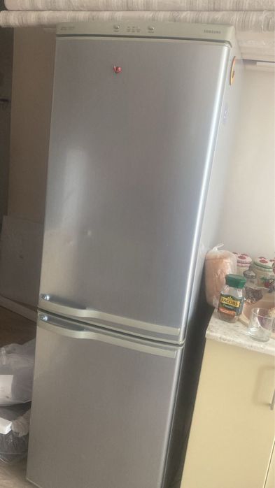 Продам холодильник