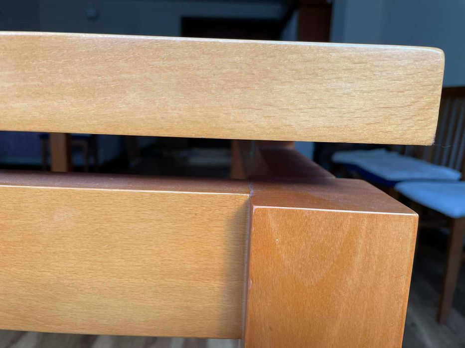 Маса от масивна дървесина и закалено стъкло,  160x90 см.