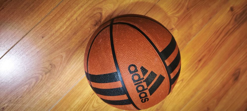 Топка баскетболна