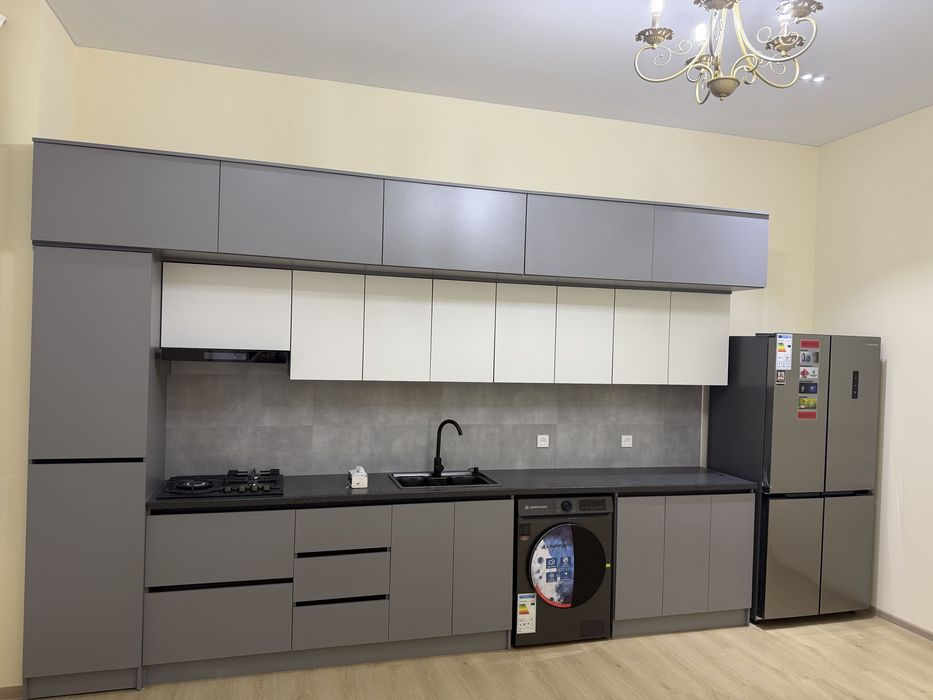 Продам кухонную мебель гарнитур