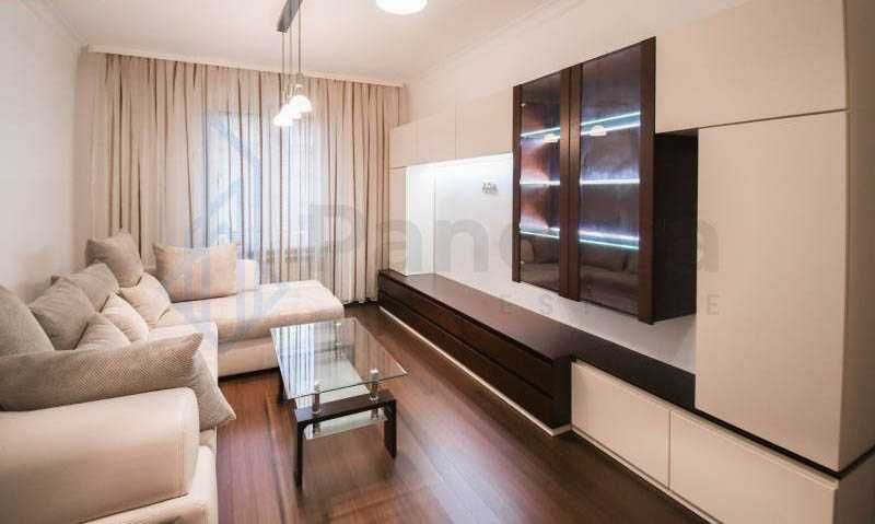 Двустаен апартамент под наем в Центъра