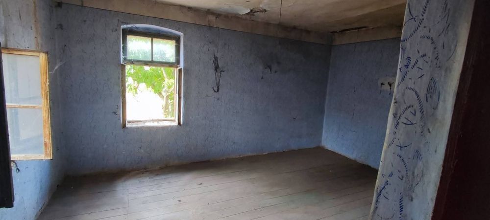 Продавам стара  тухлена къща