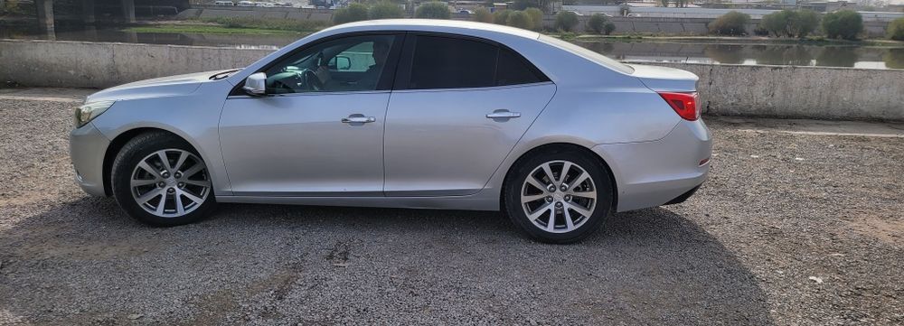 Malibu 1 sotiladi srochno