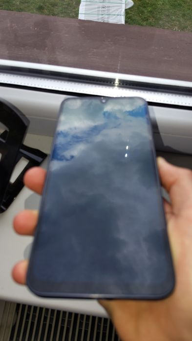 Vând Samsung Galaxy a16 4G,99% baterie,impecabil,plus 3 huse și cablu