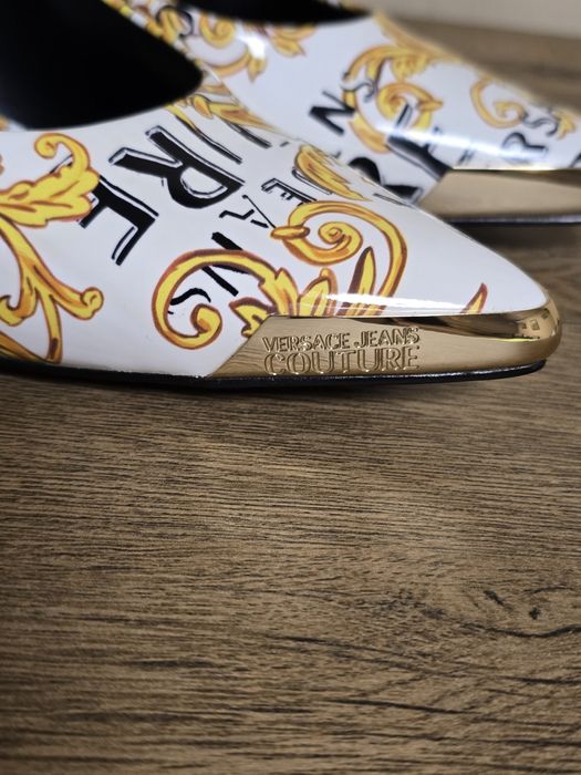 Versace Jeans Couture оригинални нови страхотни дамски обувки