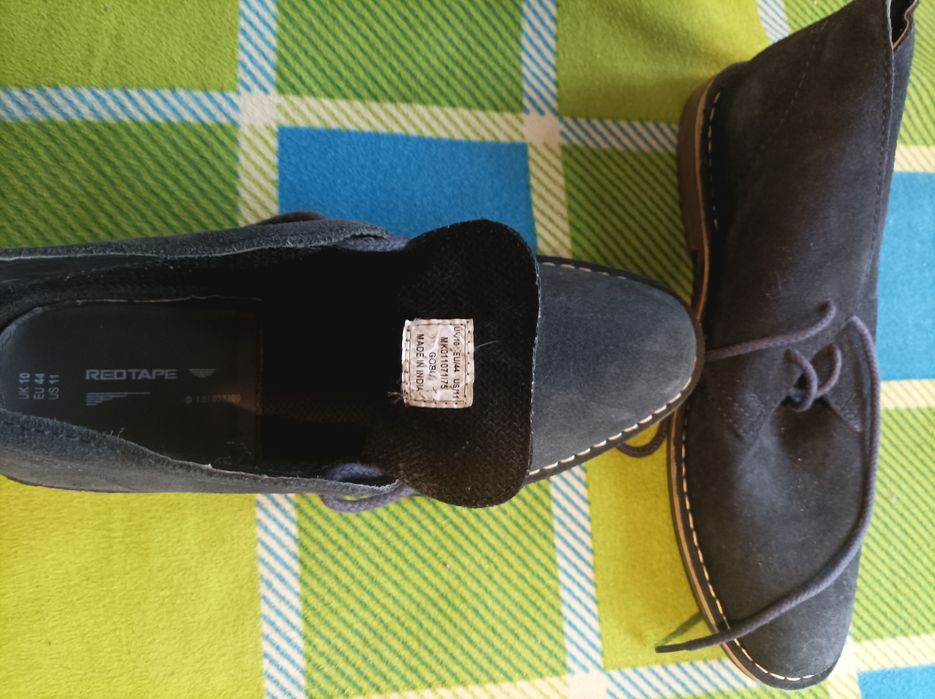 Продавам нови велурени обувки