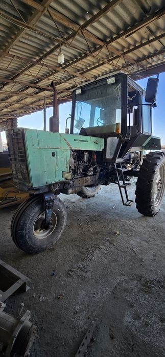 Sotuvda traktor va agregatlar bor