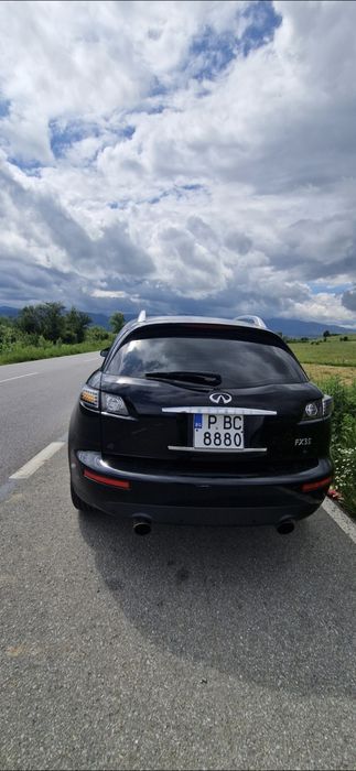 Продавам INFINITI FX35
