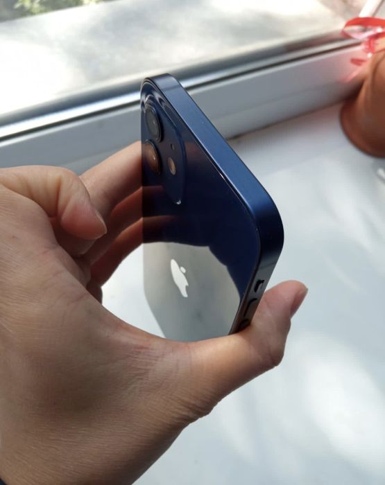 Apple 12  на 64 гб