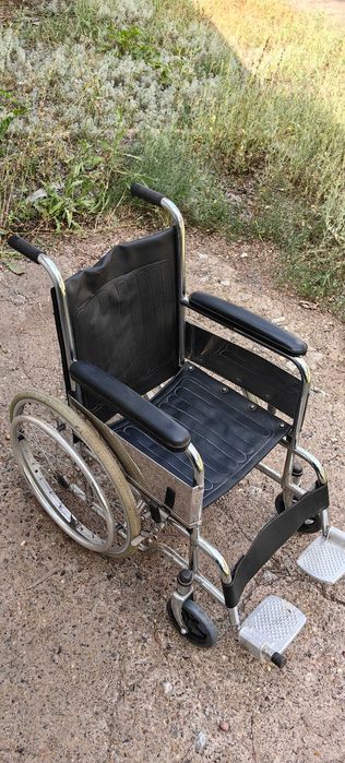 Продам инвалидную коляску