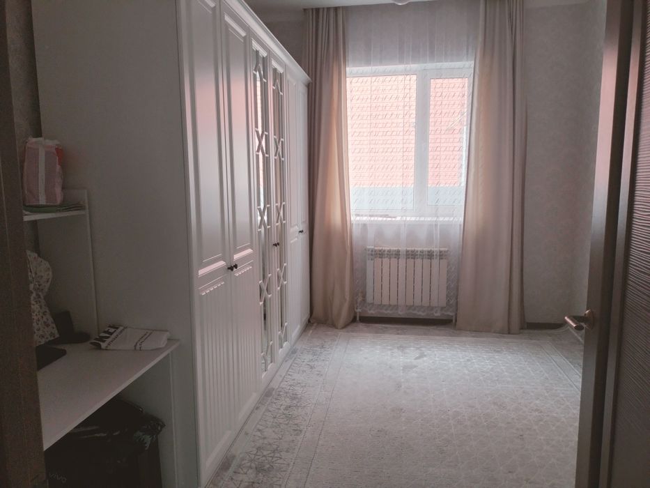 Продам дом  район гипермаркет Дина