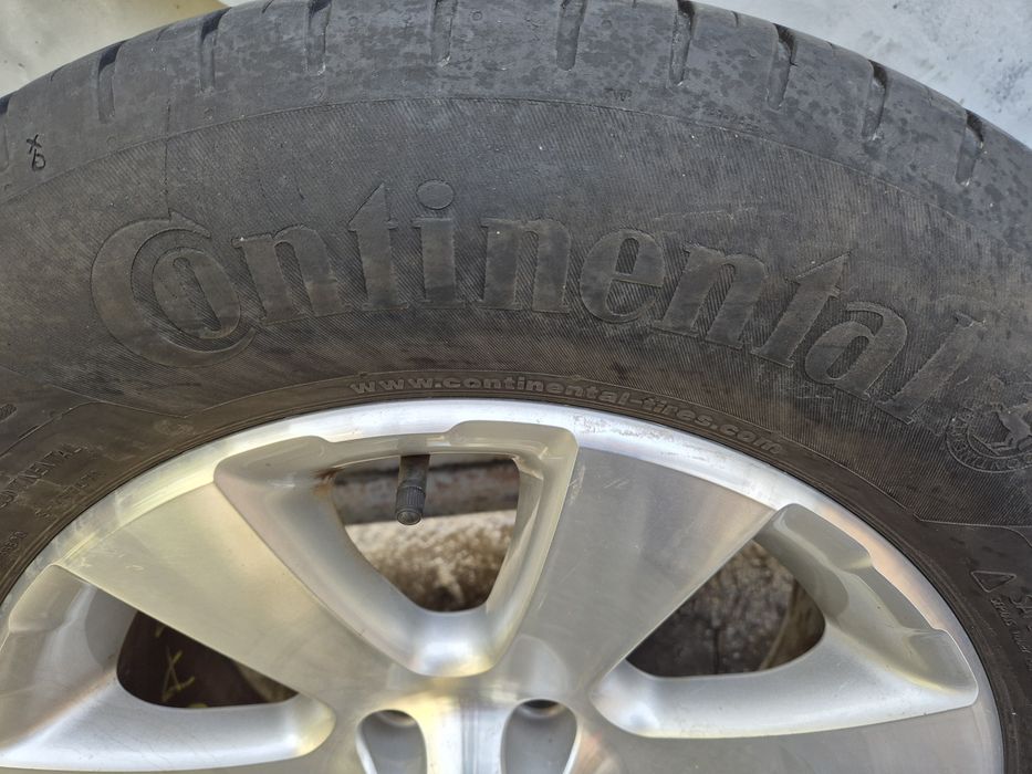 4бр летни гуми Континентал контакт 5/ 2018г/ 215-65-16/ 6мм грайфер/