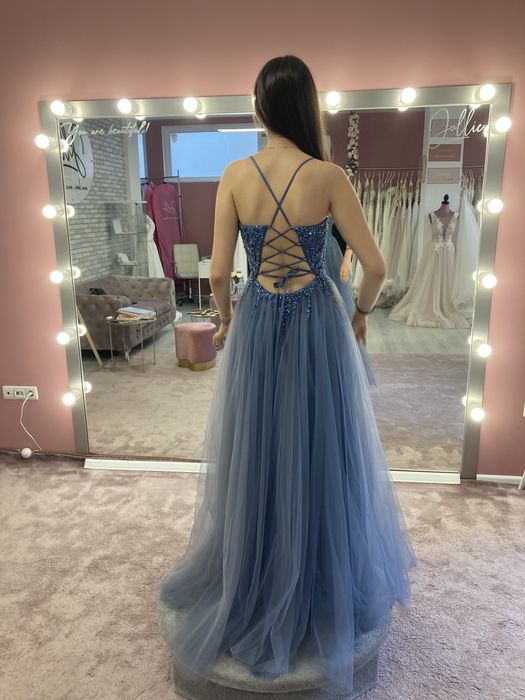 Абитуриентска бална рокля