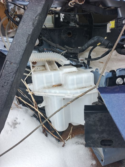 Бачек омывателя Тойота Эстима Toyota Estima ACR50-55