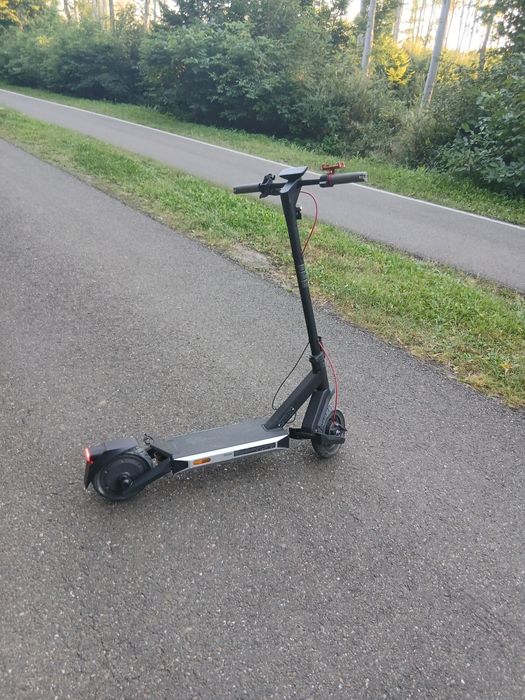 Vând trotinetă electrică