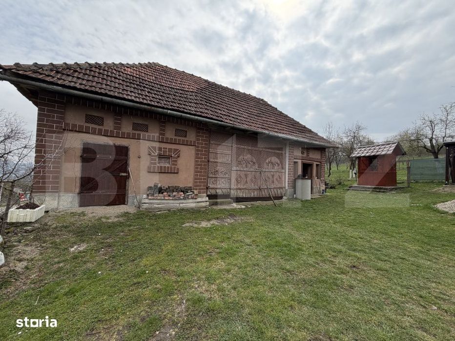 Casa cu 3 camere in suprafata de 80 mp si un teren de 2000 mp