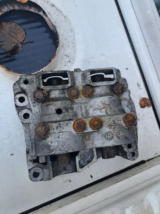 Vând bloc motor și alte piese de Toyota Rav 4,motor 2.2 diesel,150 cp