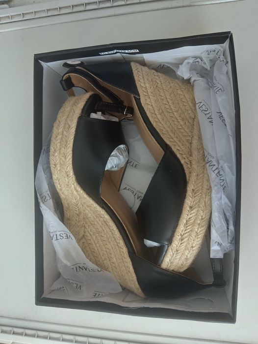 Сандали с платформа