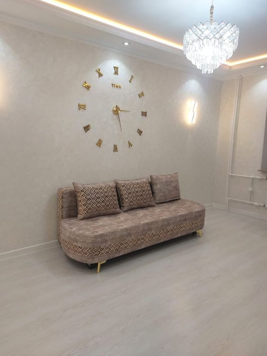 Продам диван в отличном состоянии.
Стильный и удобный диван, мягкий, б