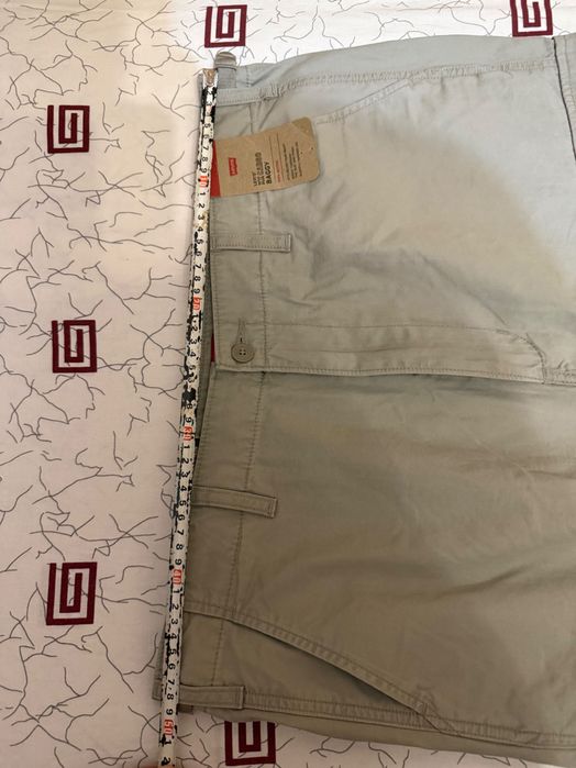 Одежда Levis (джинсы и рубашки)