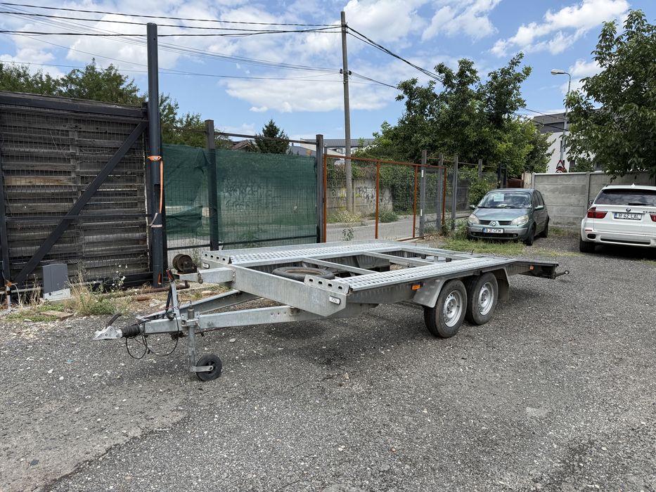 Inchiriere remorca / auto platofrma stopuri LED  / 2700kg