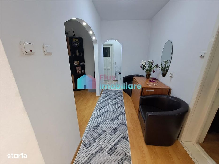 Apartament cu 3 camere decomandat parter inalt George Enescu