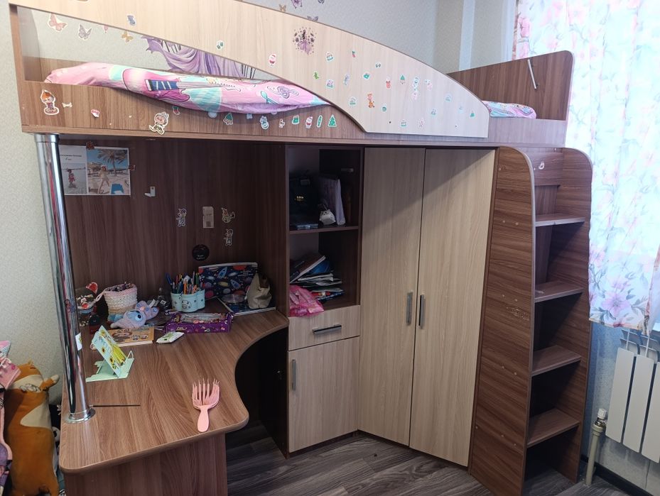Продаётся кровать-чердак с рабочей зоной