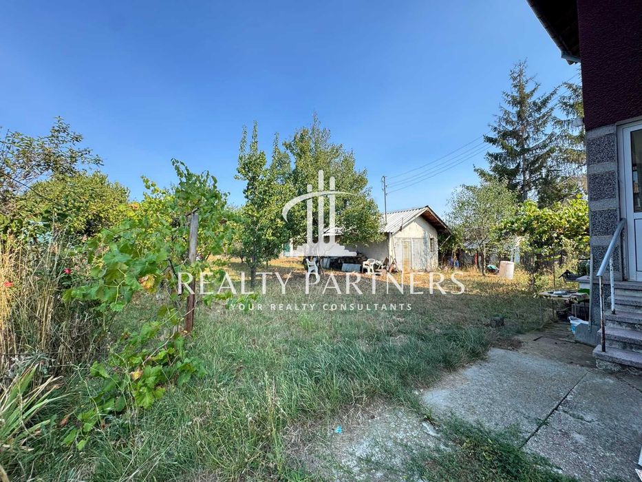 Продава Къща - с. Кошарево, обл. Перник