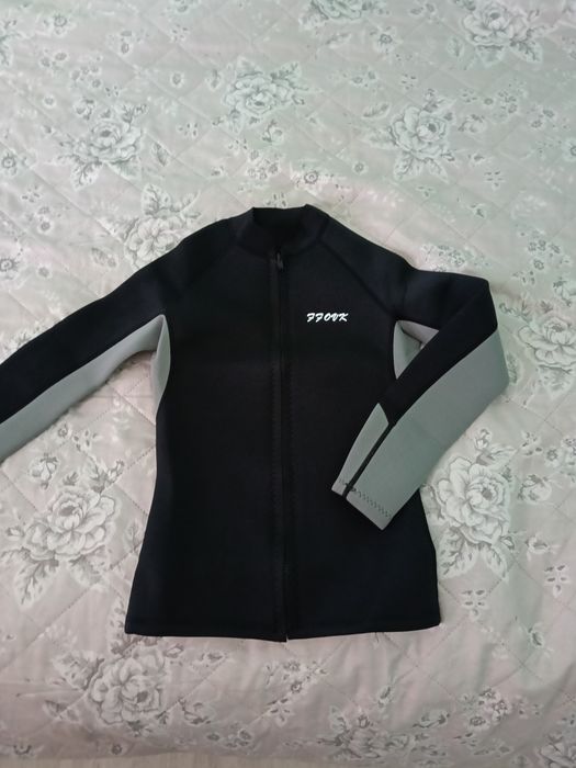Продам рашгард неопреновый