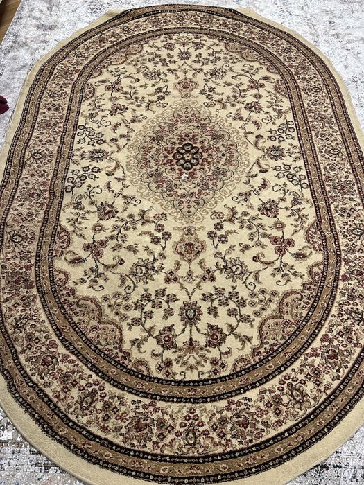 Продам ковер в хорошем состоянии