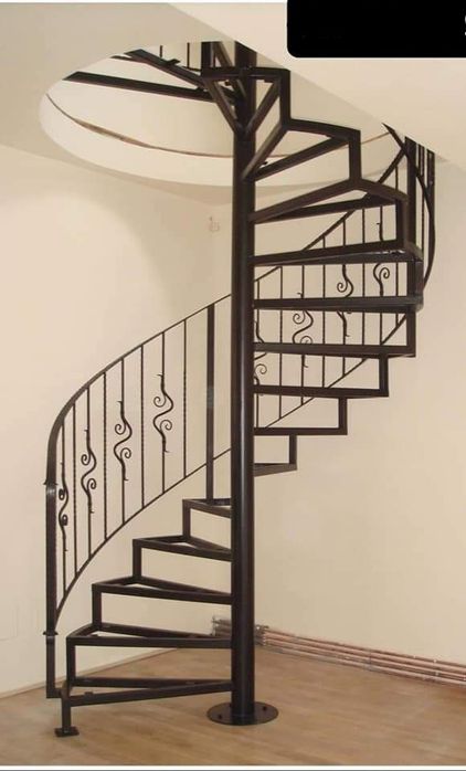 Scari metalice spirala și pe vanguri