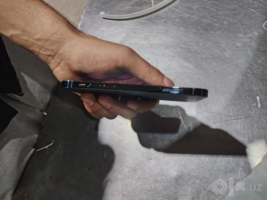 Iphone 12 pro telefoni