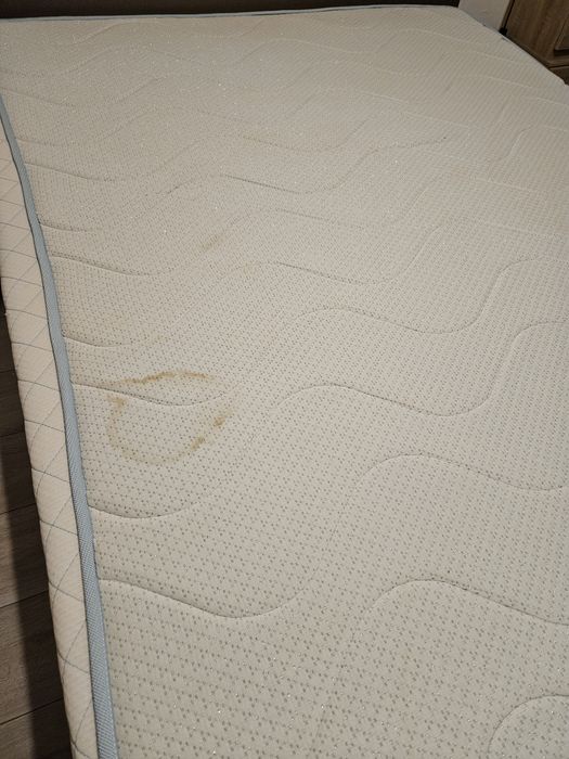 Pat 160x200 cu saltea
